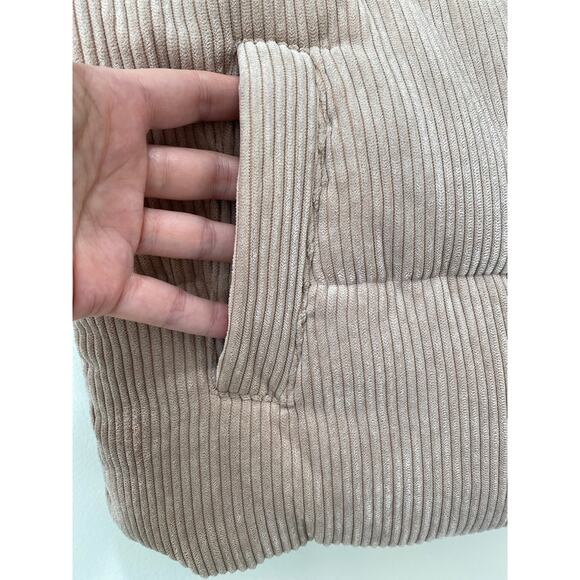 Tan Corduroy Cropped Puffer Vest Sz L Pockets Full Zip Neutral Gorpcore Ribbed - Picture 5 of 12